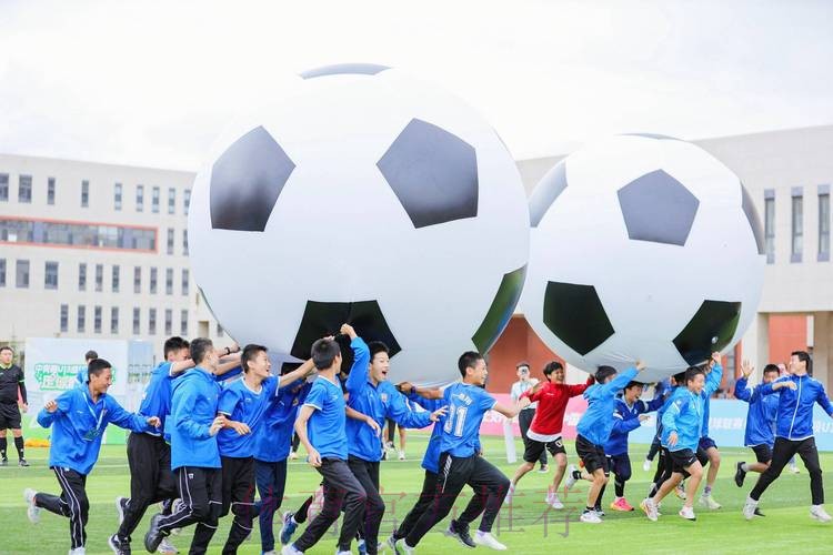 中青赛U13组绿园赛区举办“足球嘉年华” 中青赛U13组绿园赛区举办“足球嘉年华”